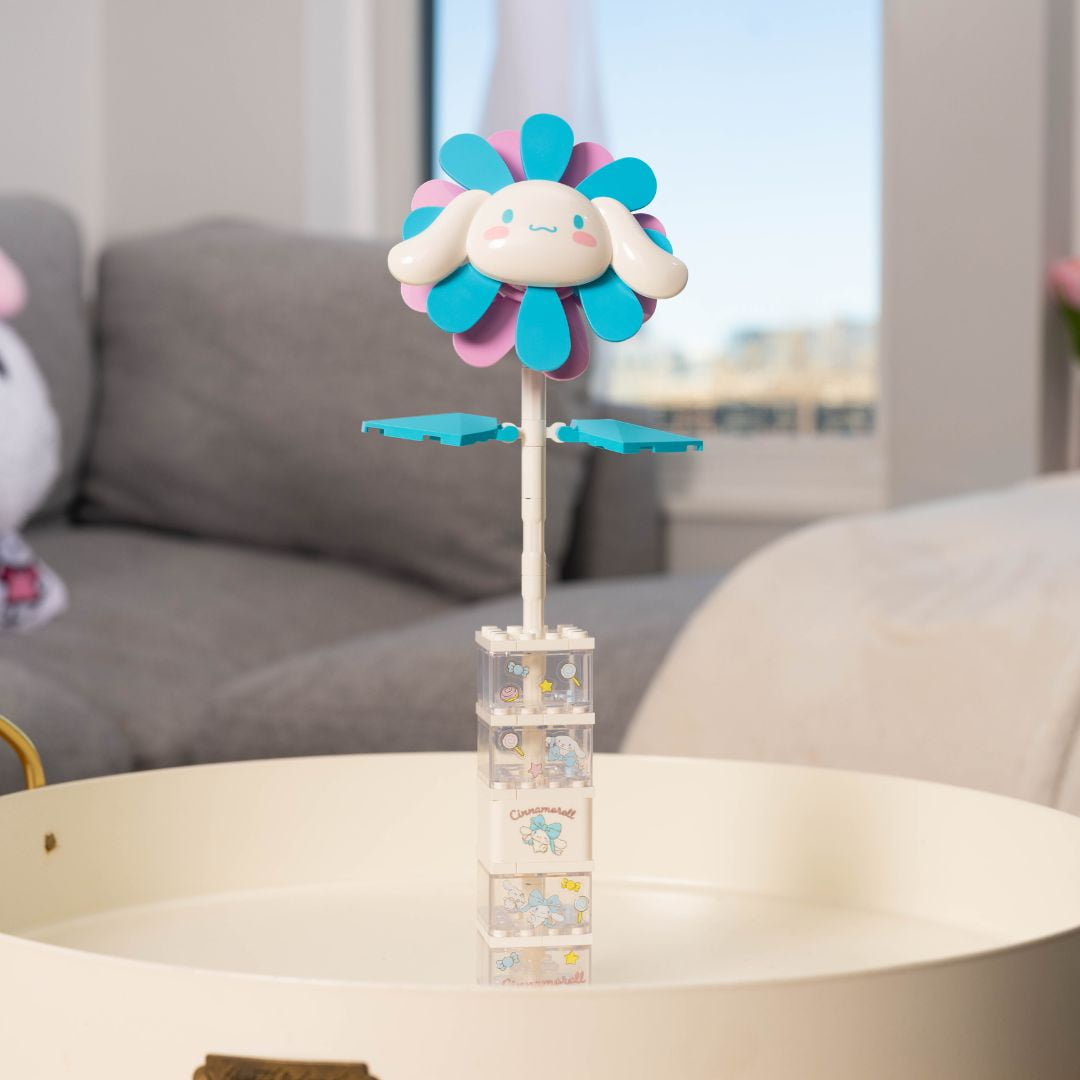 Brickcraft Cinnamoroll Flower & Vase (122 plastic pcs) – Sanrio Building Kit, Floral Décor & Modular Bouquet for Cute Home Display for Him or Her